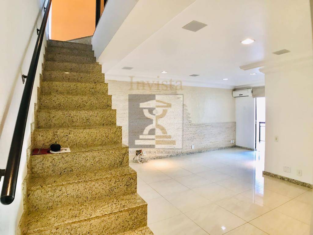 Cobertura à venda com 3 quartos, 250m² - Foto 2